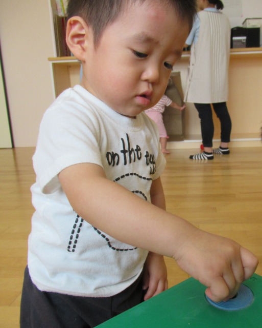1歳児 つぼみ2組 室内遊び すえさみこども園 石川県小松市